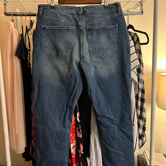 High Waist Ripped Mom Jeans Size 17 - Picture 5 of 10